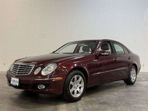 Used 2008 Mercedes-Benz E 320 BlueTEC Sedan image 3