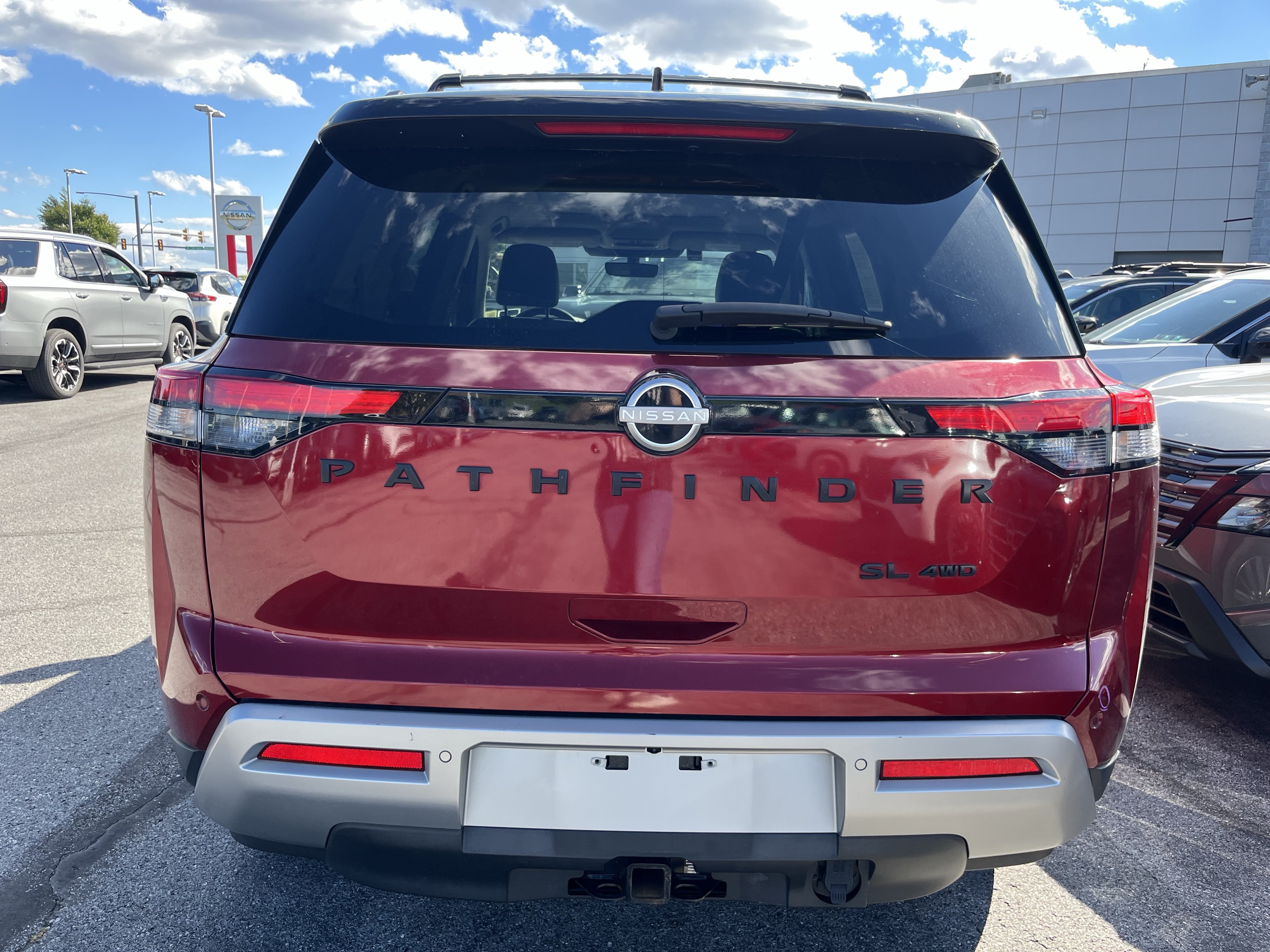 Used 2024 Nissan Pathfinder SL w/ SL Premium Package AWD/4WD image 6