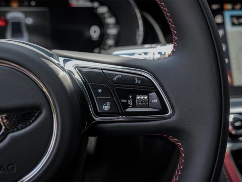 New 2025 Bentley Flying Spur Plug-In Hybrid image 25