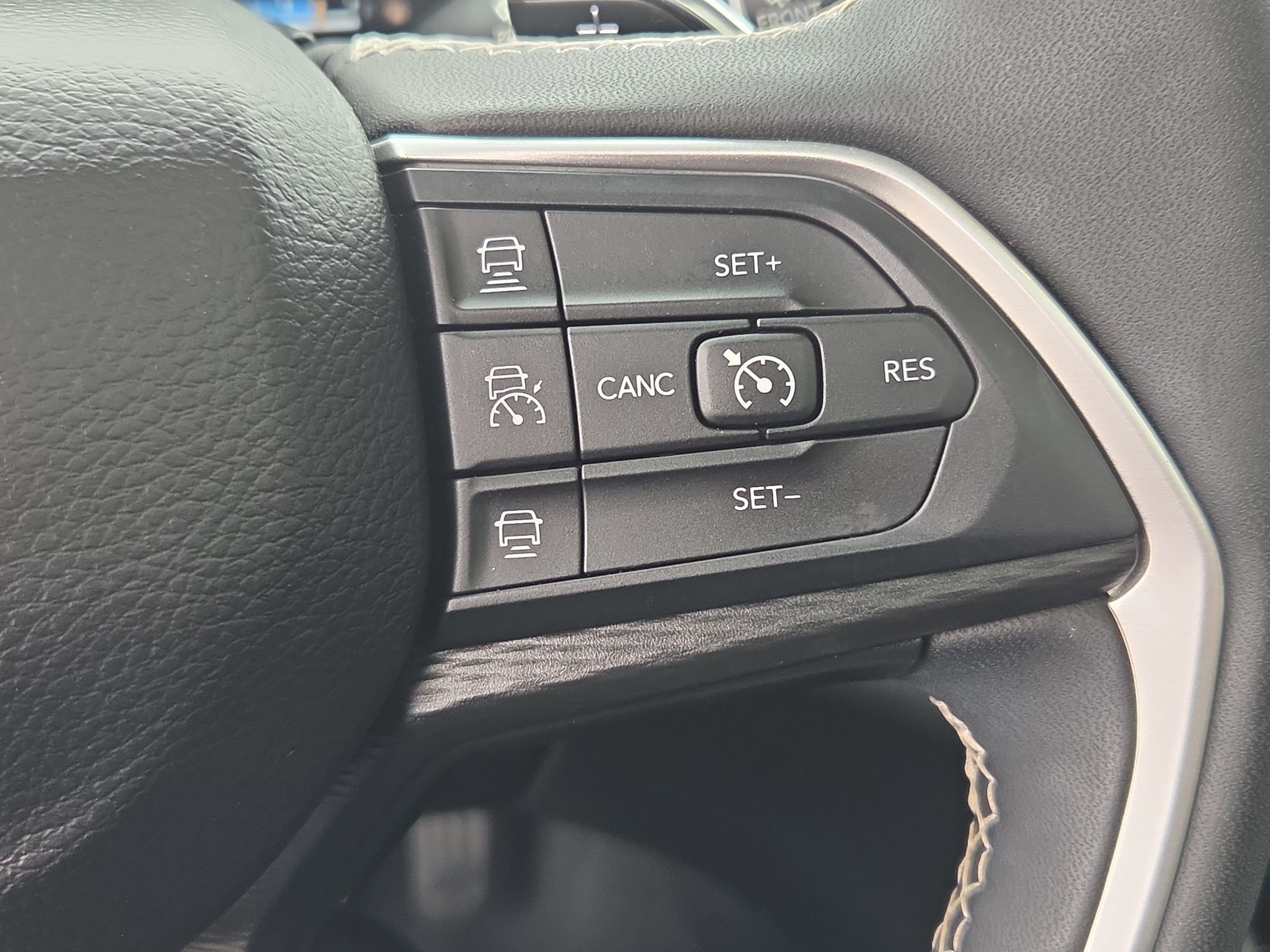 Used 2024 Jeep Grand Cherokee L Altitude RWD image 21