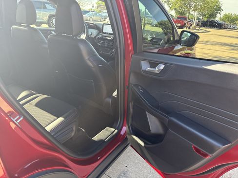 Used 2025 Ford Escape ST-Line FWD image 16
