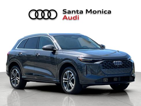 Used 2025 Audi Q5 Premium Plus w/ Premium Plus AWD/4WD image 9