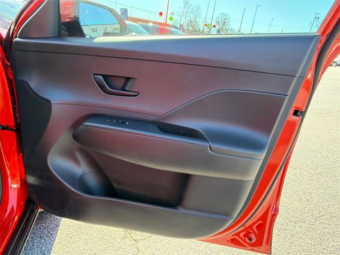 Used 2025 Hyundai Kona SEL image 14