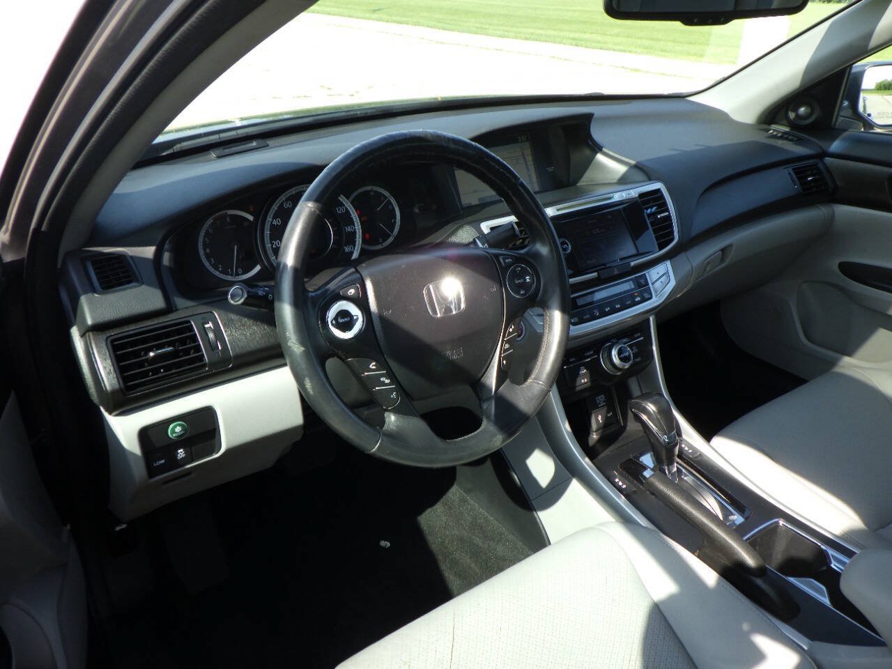 Used 2013 Honda Accord Touring image 22