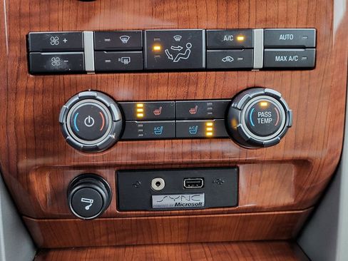 Used 2010 Ford F150 Lariat AWD/4WD image 21