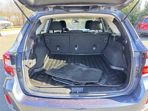 Used 2017 Subaru Outback 2.5i Premium image 12