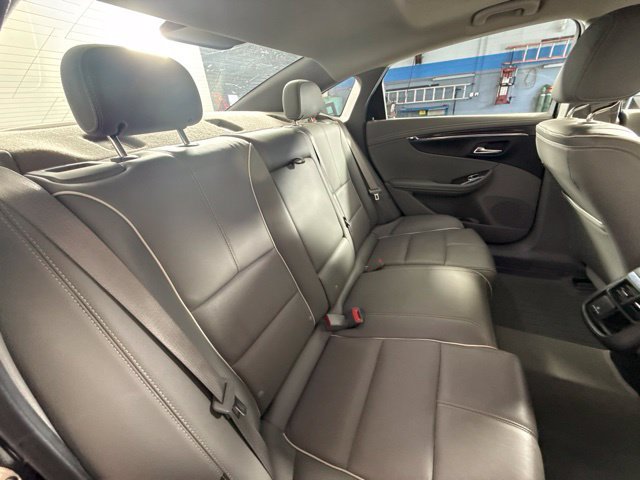 Used 2015 Chevrolet Impala LTZ FWD image 34