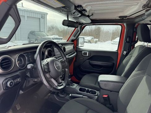 Used 2020 Jeep Wrangler Unlimited Willys image 9