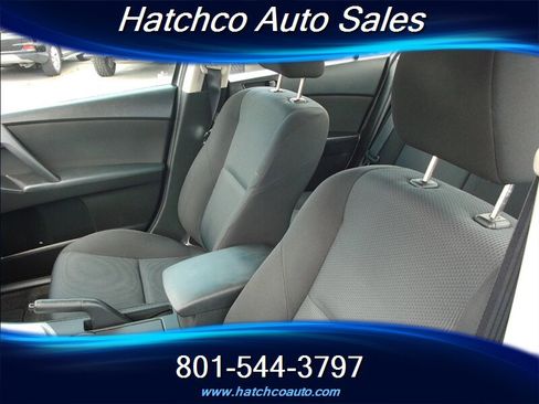 Used 2011 MAZDA MAZDA3 i Sport FWD image 26