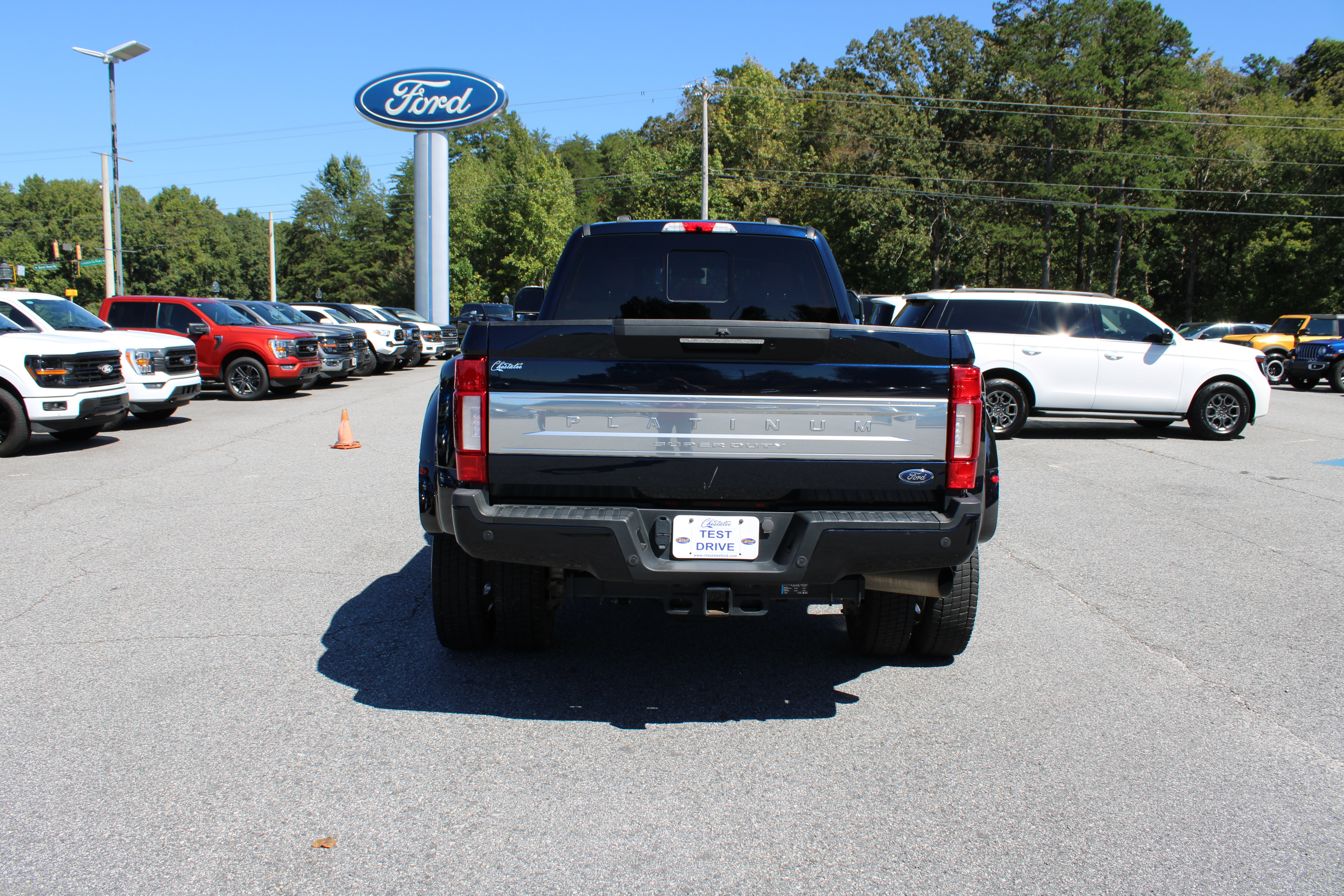 Used 2022 Ford F450 Platinum w/ FX4 Off-Road Package AWD/4WD image 7
