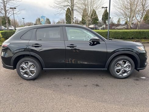 New 2026 Honda HR-V LX image 2