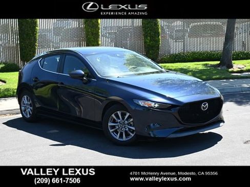 Used 2021 MAZDA MAZDA3 s FWD image 1