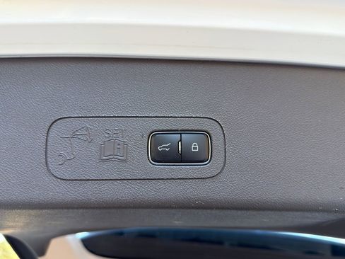 Used 2023 Lincoln Aviator Reserve w/ Equipment Group 201A image 19