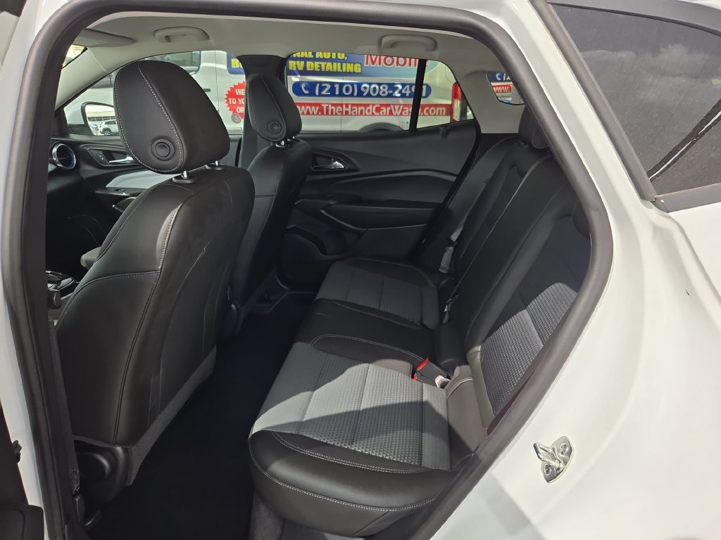 Used 2026 Chevrolet Trax LT FWD image 14