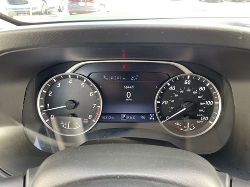 Used 2025 Nissan Frontier SV w/ SV Convenience Package image 27