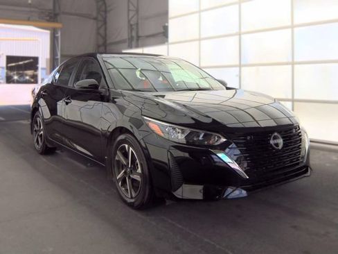 Used 2025 Nissan Sentra SV FWD image 11