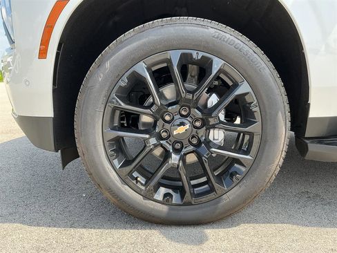 New 2025 Chevrolet Suburban Premier w/ Sun And Tow Package image 10