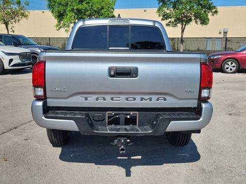 Used 2022 Toyota Tacoma SR AWD/4WD image 5
