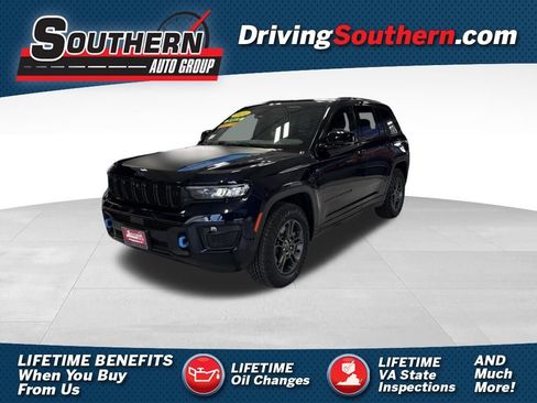 Used 2024 Jeep Grand Cherokee Trailhawk w/ Advanced Protech Group II AWD/4WD image 1