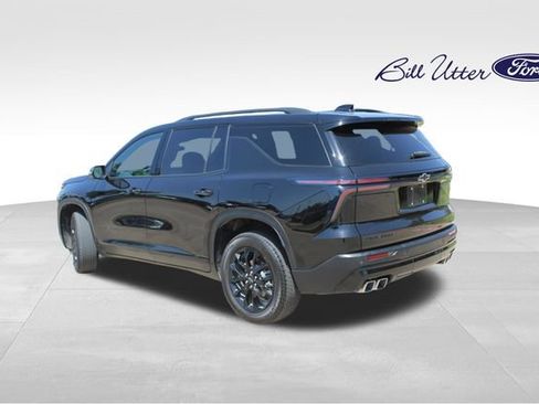 Used 2025 Chevrolet Traverse LT w/ Midnight/Sport Edition FWD image 7