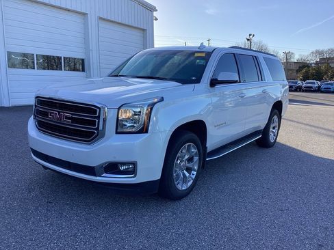 Used 2018 GMC Yukon XL SLT w/ Open Road Package image 2