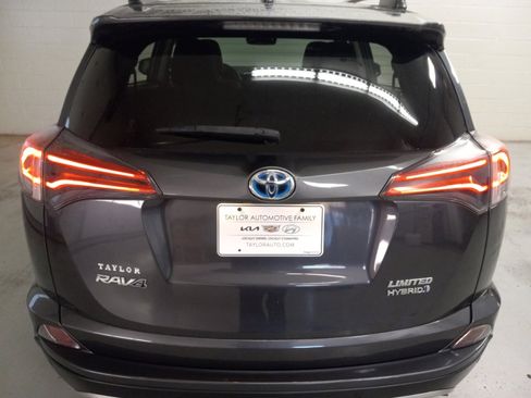 Used 2016 Toyota RAV4 Limited image 10