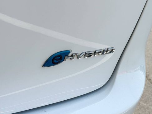 Used 2024 Chrysler Pacifica Limited FWD image 18