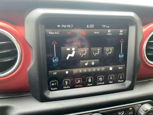 Used 2018 Jeep Wrangler Unlimited Rubicon AWD/4WD image 19