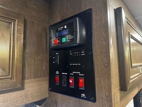 Used 2020 Mercedes-Benz Sprinter 3500 image 19