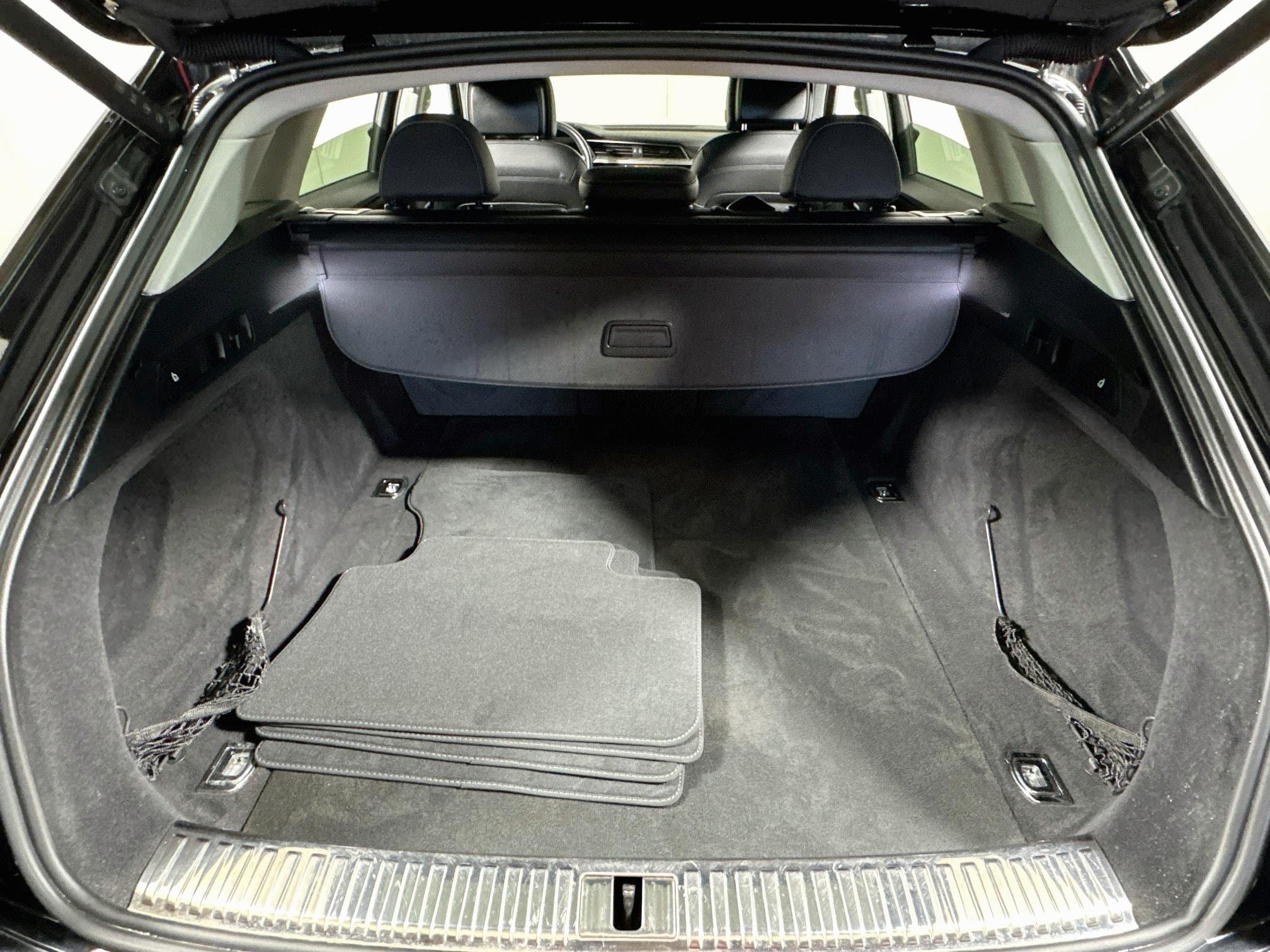 Used 2021 Audi e-tron Premium w/ Convenience Plus Package AWD/4WD image 25