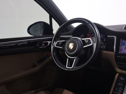 Used 2021 Porsche Macan image 12