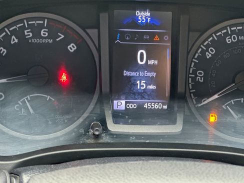 Used 2022 Toyota Tacoma TRD Off-Road w/ Technology Package image 25