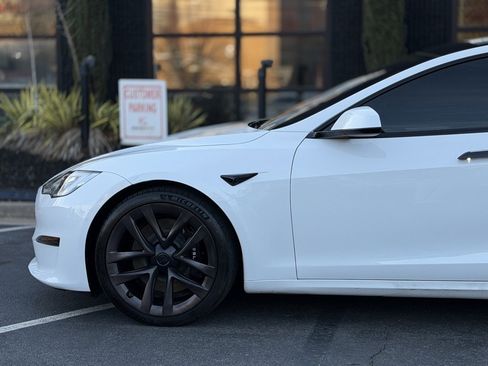 Used 2021 Tesla Model S Plaid image 10