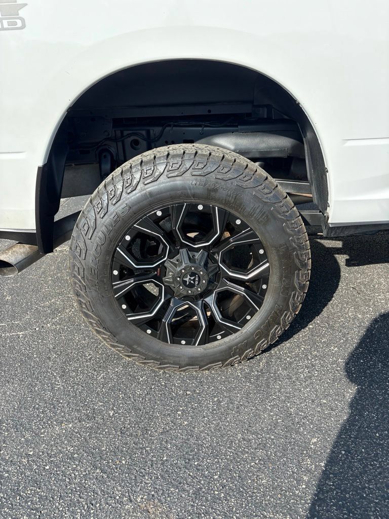 Used 2020 RAM 2500 Tradesman w/ Chrome Appearance Group AWD/4WD image 29