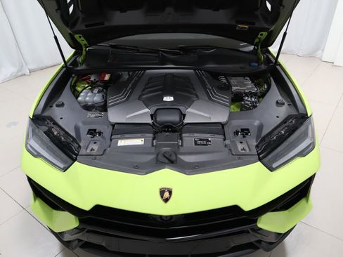 Used 2023 Lamborghini Urus Performante image 10