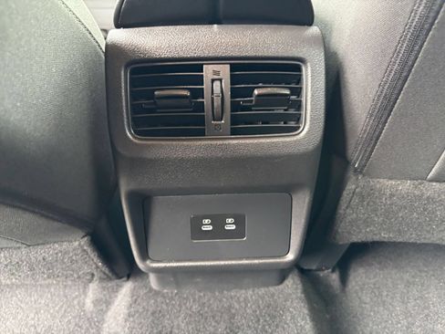 Used 2025 Nissan Rogue SV FWD image 24