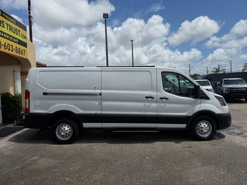 Used 2023 Ford Transit 250 148 Low Roof AWD w/ Fleet Fuel Economy Package image 8