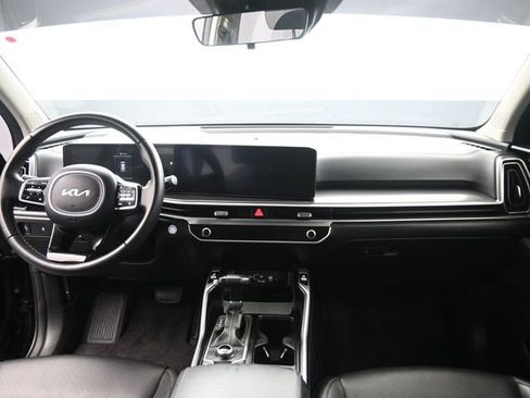 Used 2024 Kia Sorento S image 27