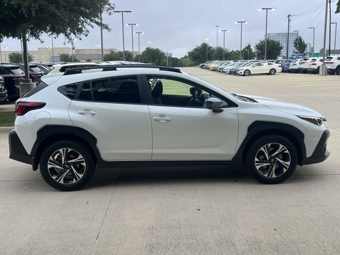 Used 2024 Subaru Crosstrek 2.0i Premium AWD/4WD image 11