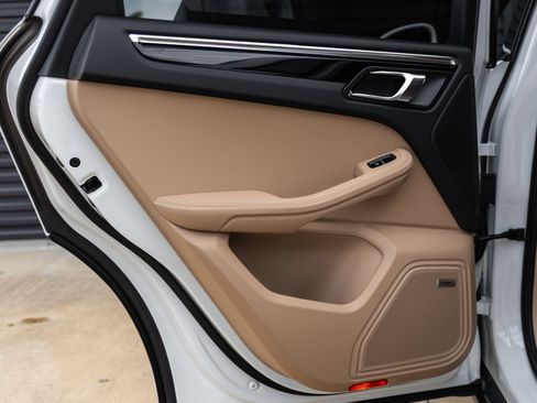 New 2026 Porsche Macan AWD/4WD image 33