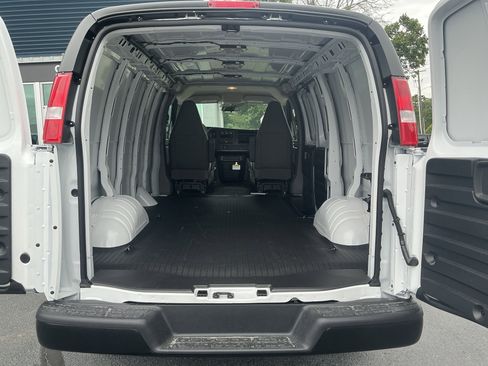 New 2026 Chevrolet Express 2500 RWD image 24