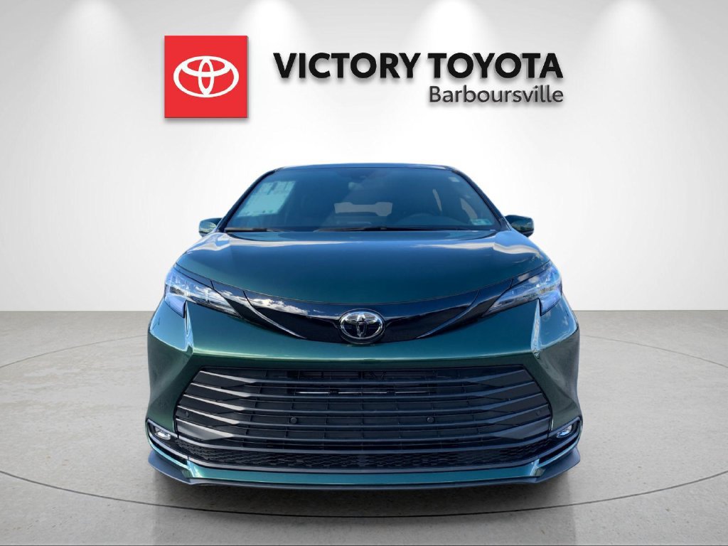New 2026 Toyota Sienna XLE Woodland Edition AWD/4WD image 8