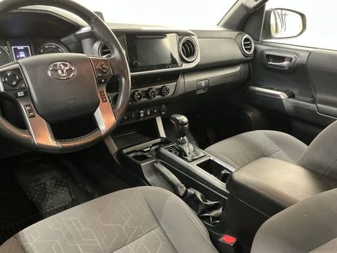 Used 2018 Toyota Tacoma TRD Off-Road image 28