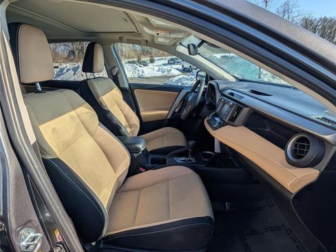 Used 2018 Toyota RAV4 XLE image 8