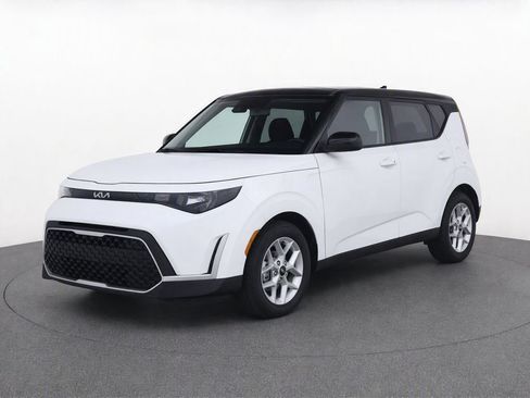 Used 2023 Kia Soul S FWD image 2