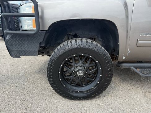 Used 2014 Chevrolet Silverado 2500 LTZ w/ LTZ Plus Package image 25