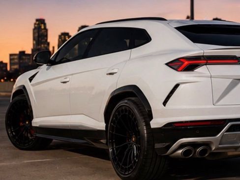 Used 2019 Lamborghini Urus AWD/4WD image 4