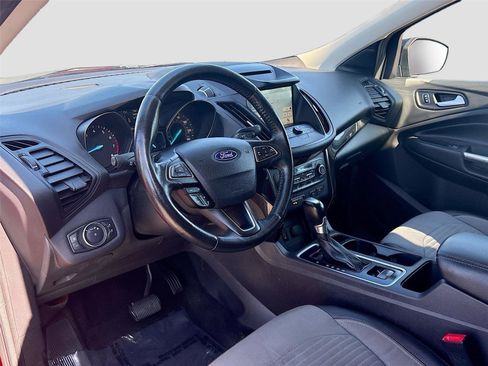 Used 2018 Ford Escape SE w/ Ford Safe & Smart Package image 10