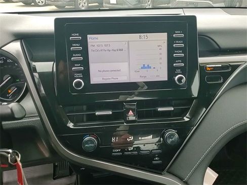 Used 2022 Toyota Camry SE image 17