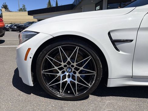 Used 2018 BMW M4 Coupe RWD image 2